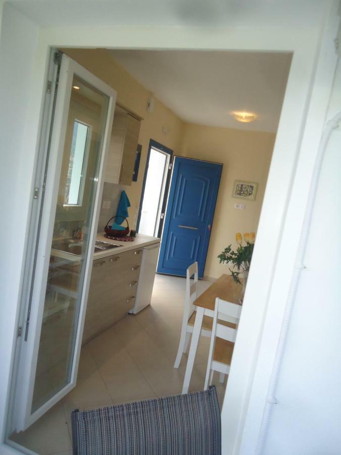 Levante αndros Apartment Menites